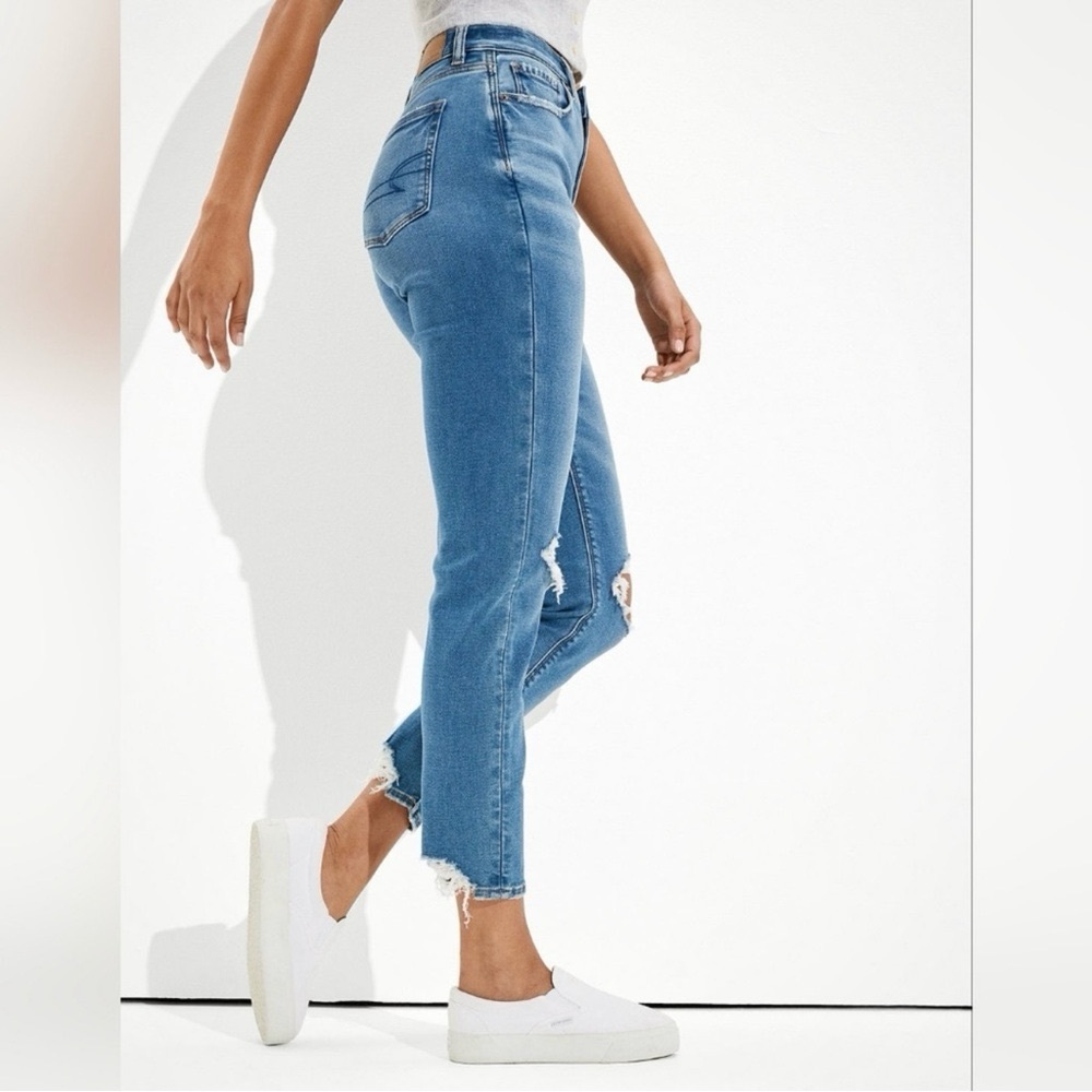 American Eagle Soft Knit High Rise Mom Jeans Distressed Raw Hem Size 2 - Picture 2 of 13